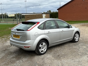 Used Ford Focus 2009 for sale - 76199943: Photo 2