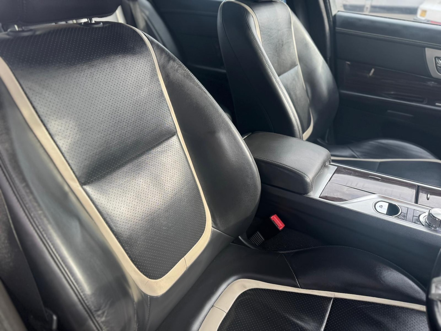 Used Jaguar XF 2012 for sale - 77993769: Photo 10