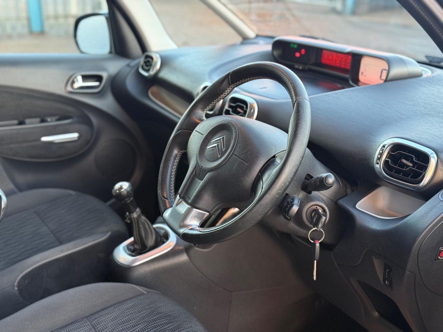 Used Citroen C3 Picasso 2012 for sale - 76801475: Photo 10