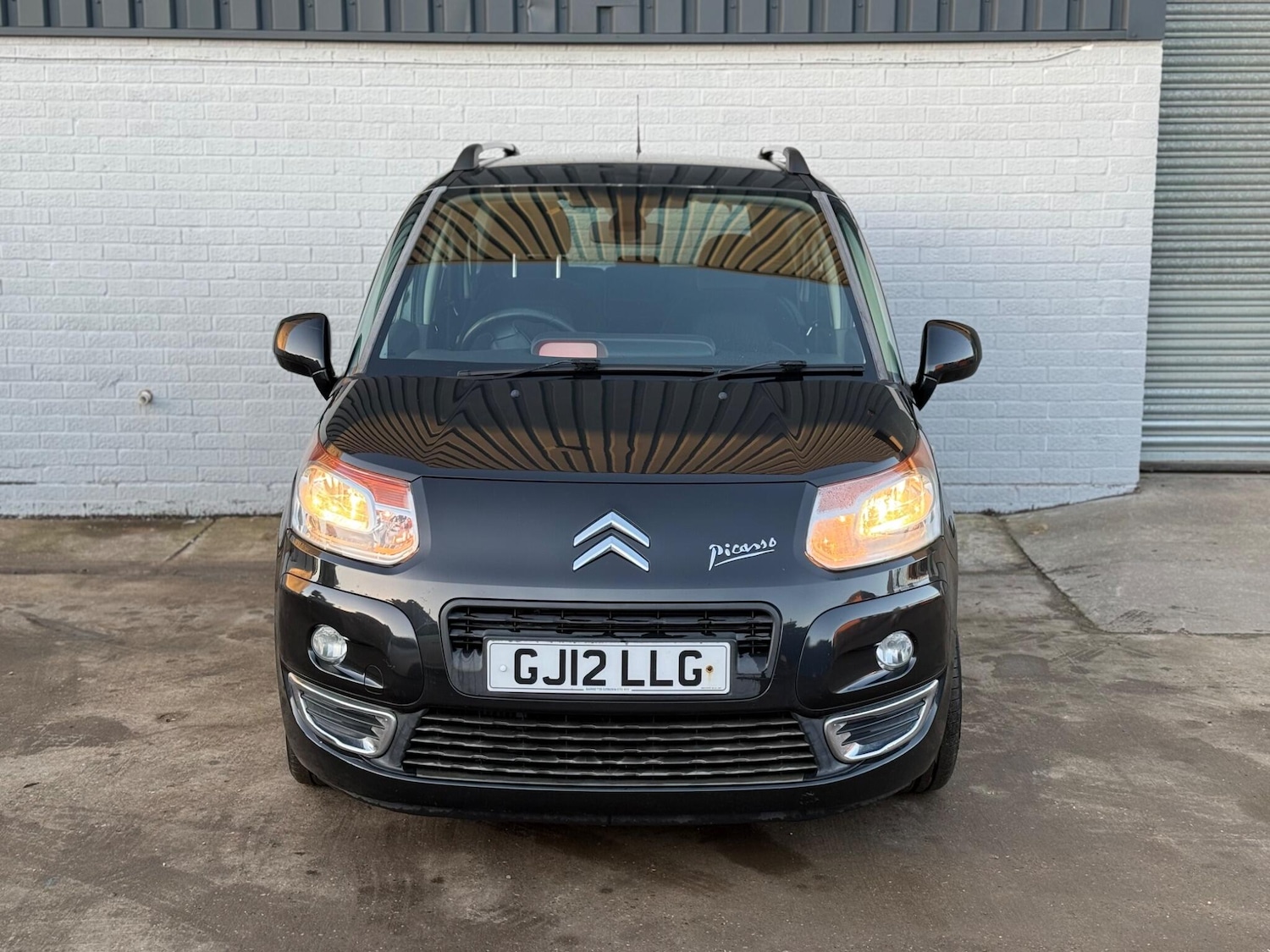Used Citroen C3 Picasso 2012 for sale - 76801475: Photo 2