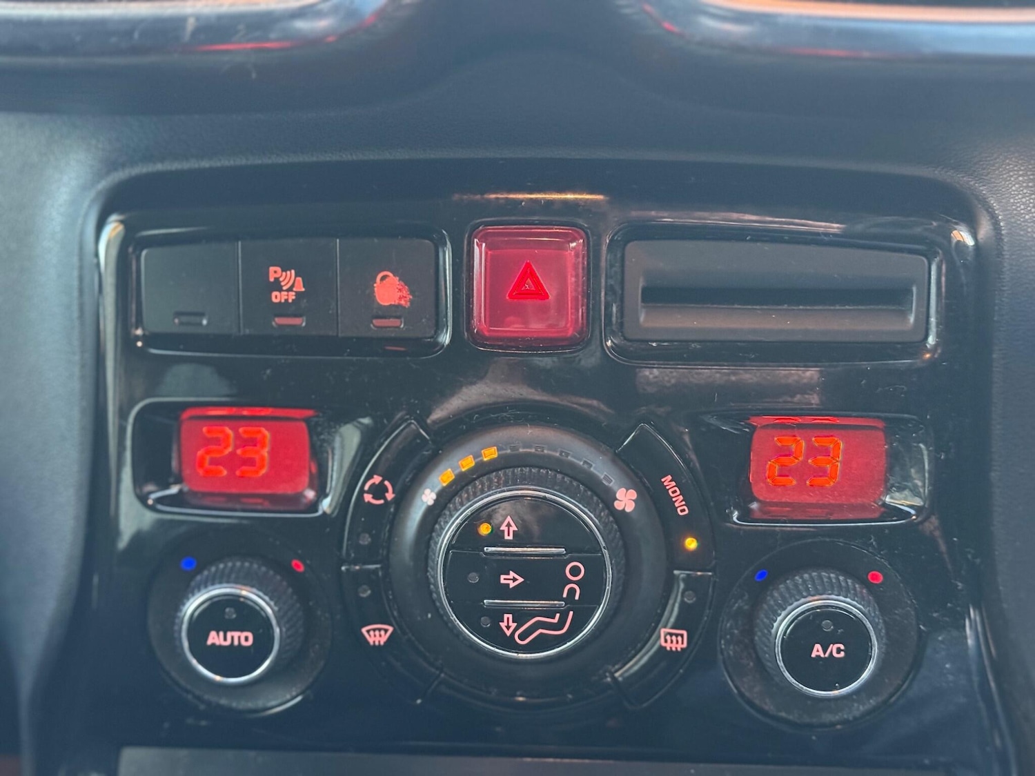 Used Citroen C3 Picasso 2012 for sale - 76801475: Photo 27