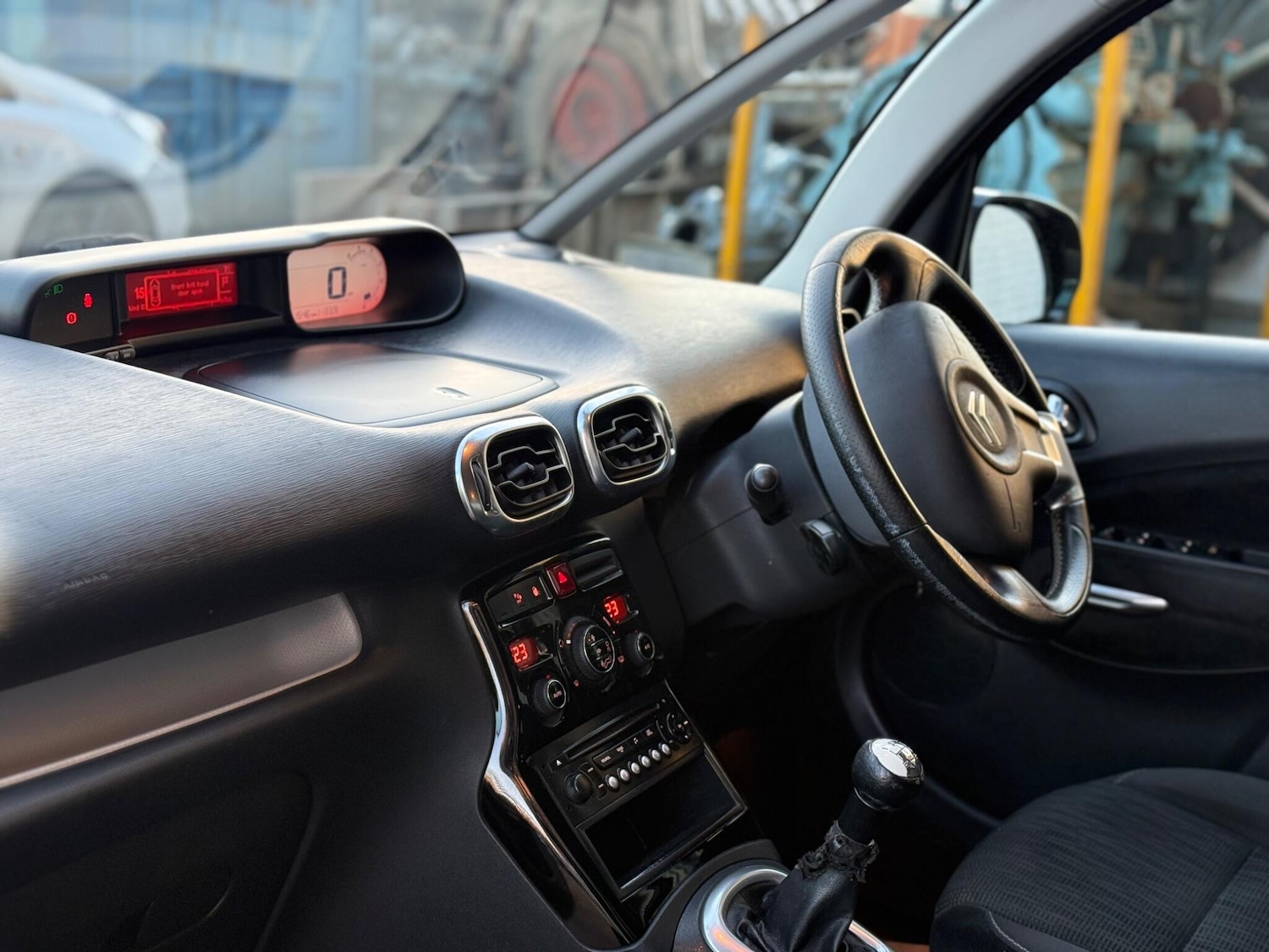 Used Citroen C3 Picasso 2012 for sale - 76801475: Photo 9