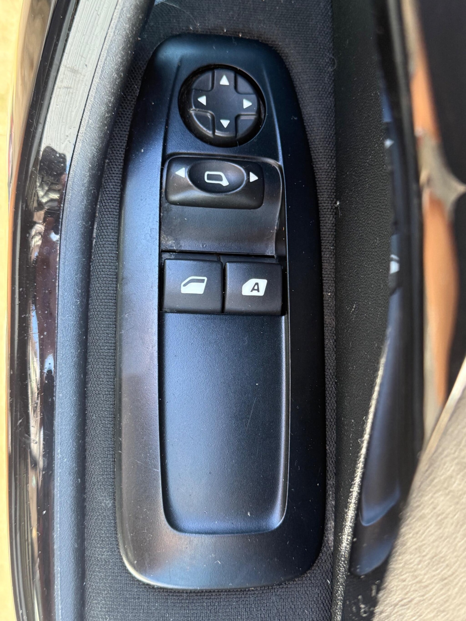 Used Peugeot 208 2015 for sale - 76370737: Photo 11