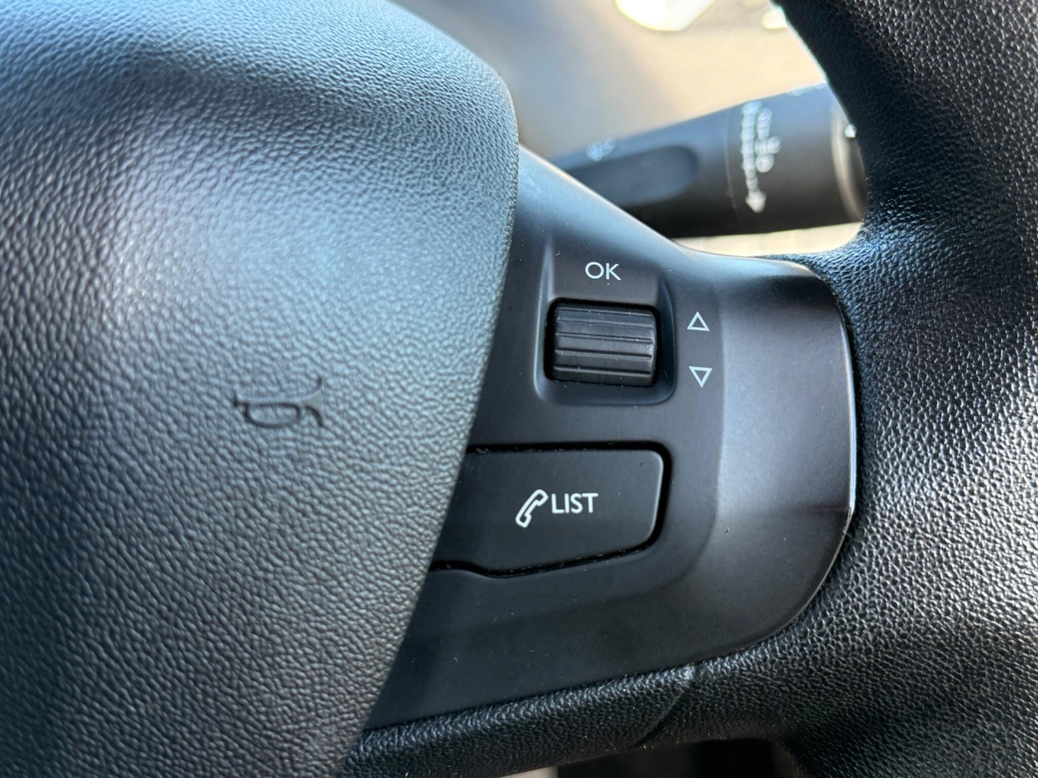 Used Peugeot 208 2015 for sale - 76370737: Photo 15