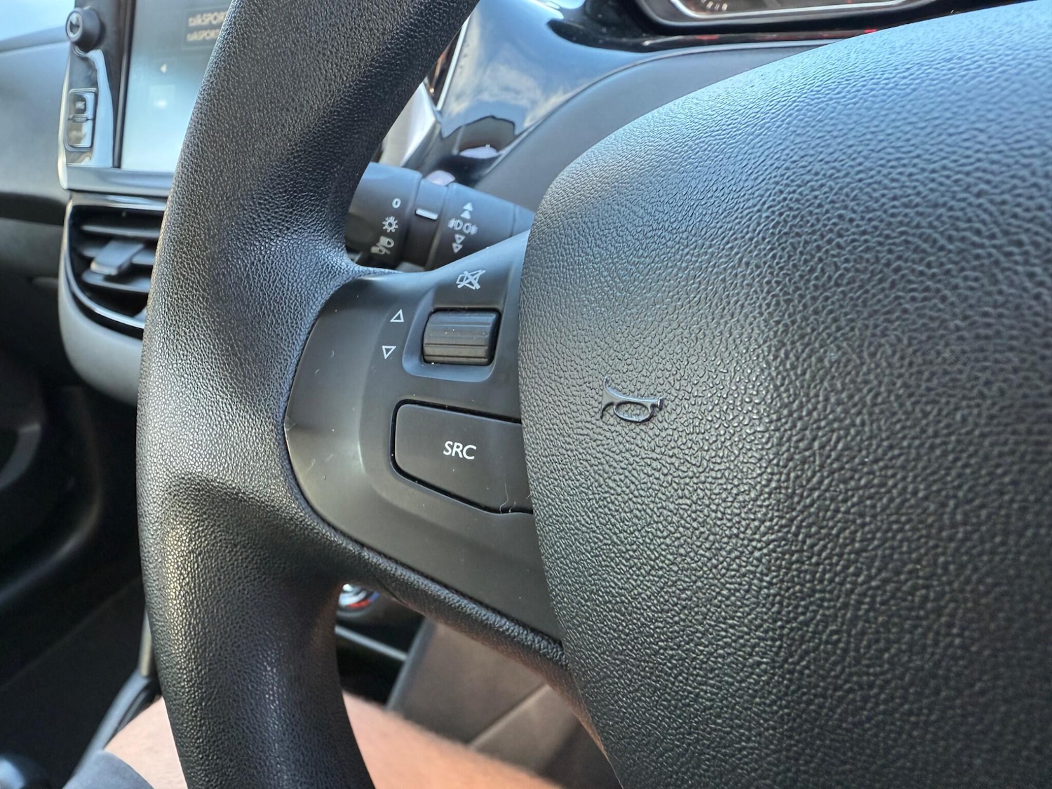 Used Peugeot 208 2015 for sale - 76370737: Photo 16