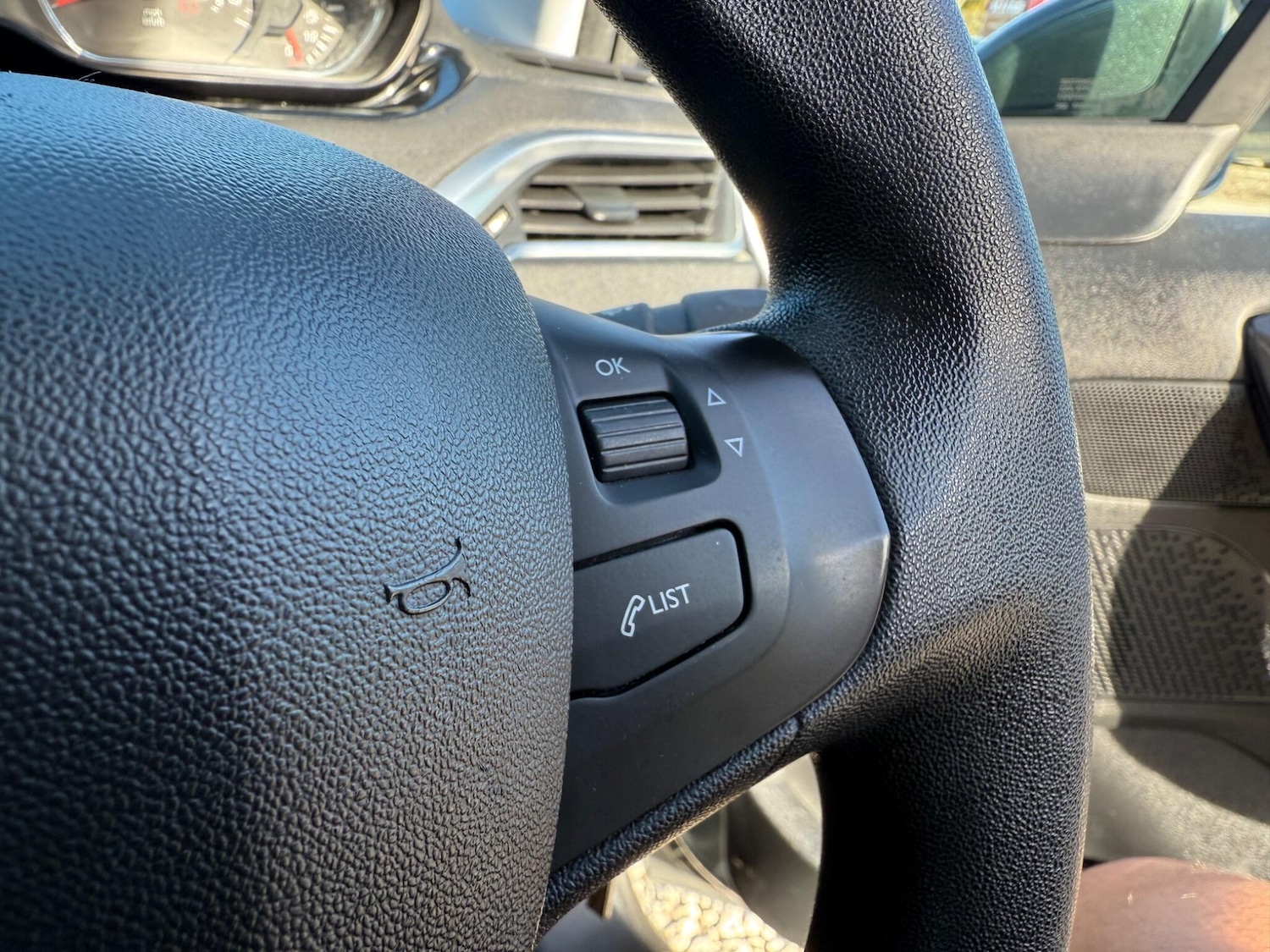 Used Peugeot 208 2015 for sale - 76370737: Photo 17
