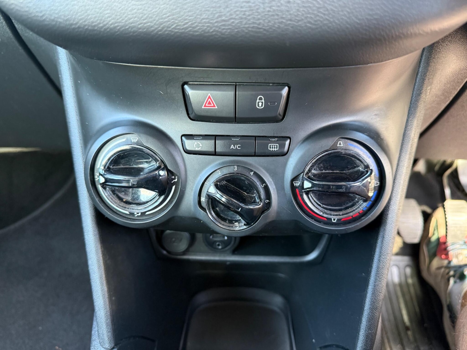 Used Peugeot 208 2015 for sale - 76370737: Photo 18