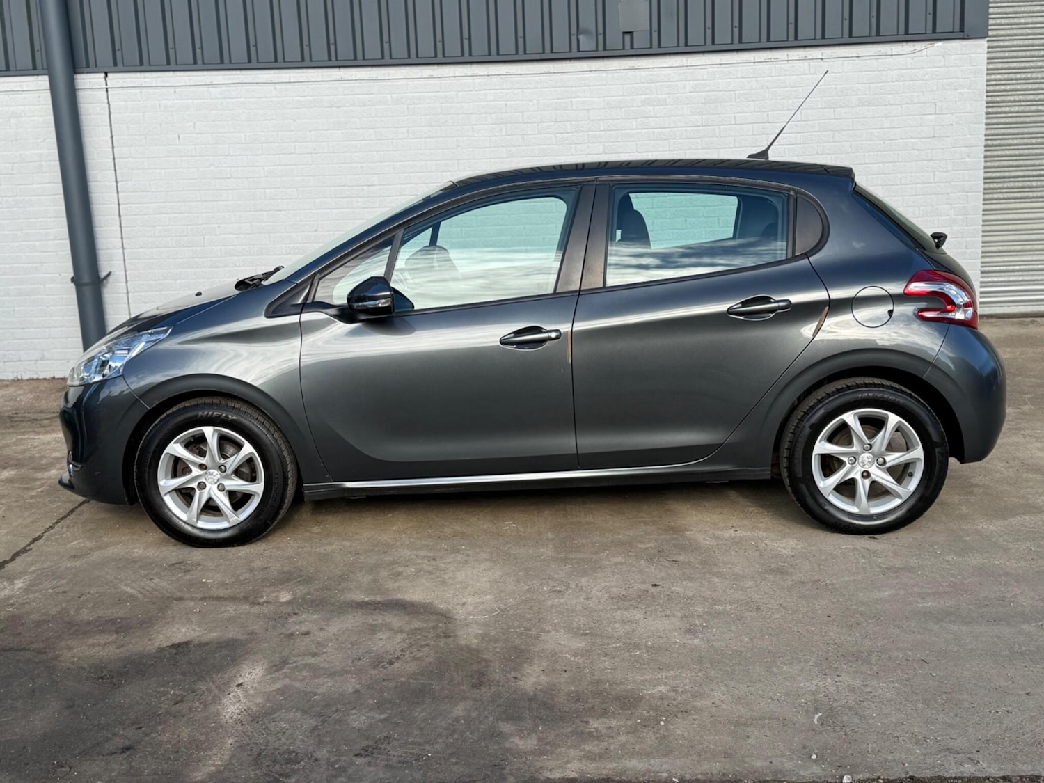 Used Peugeot 208 2015 for sale - 76370737: Photo 4