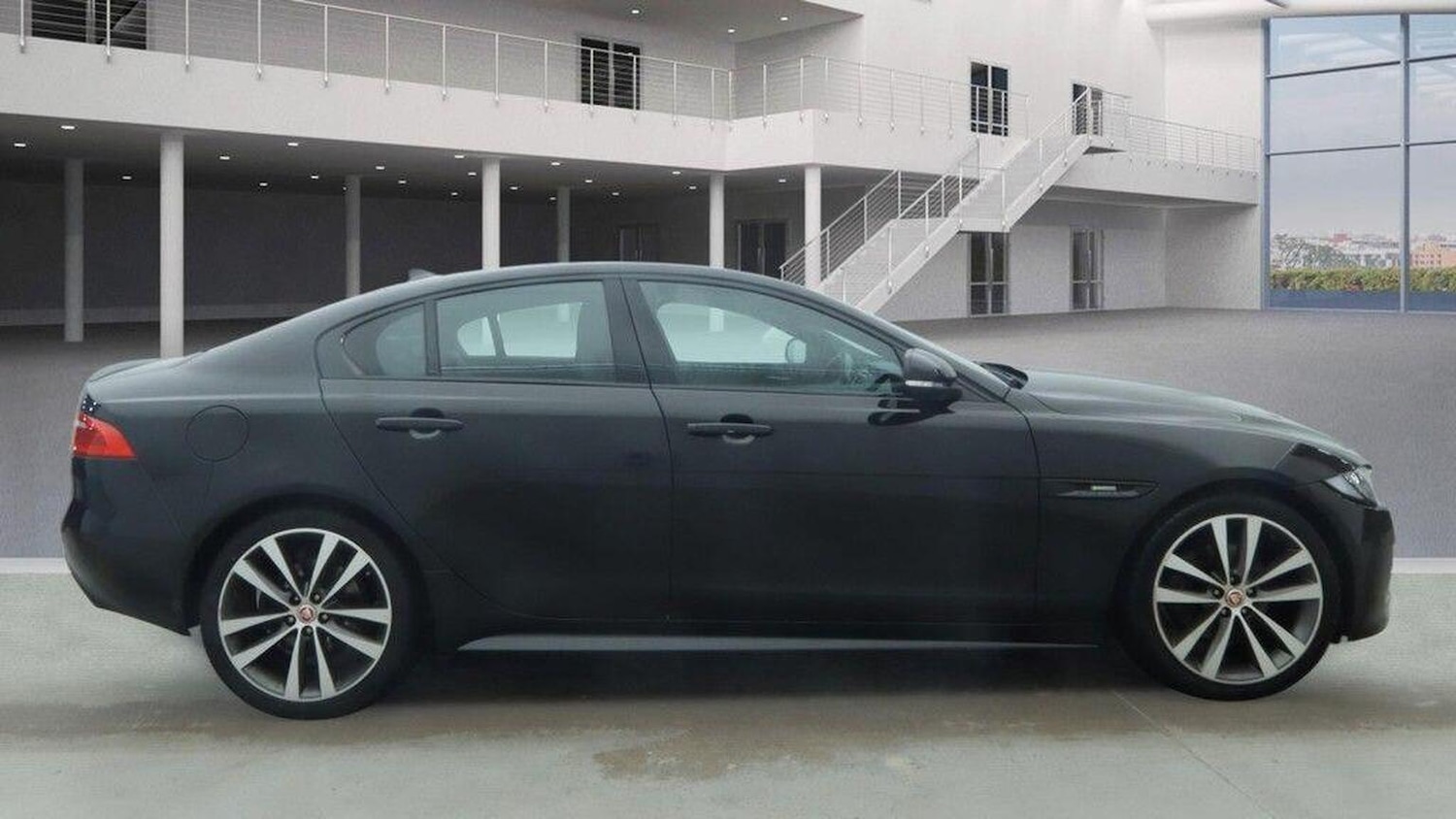 Used Jaguar XE 2015 for sale - 77707176: Photo 5