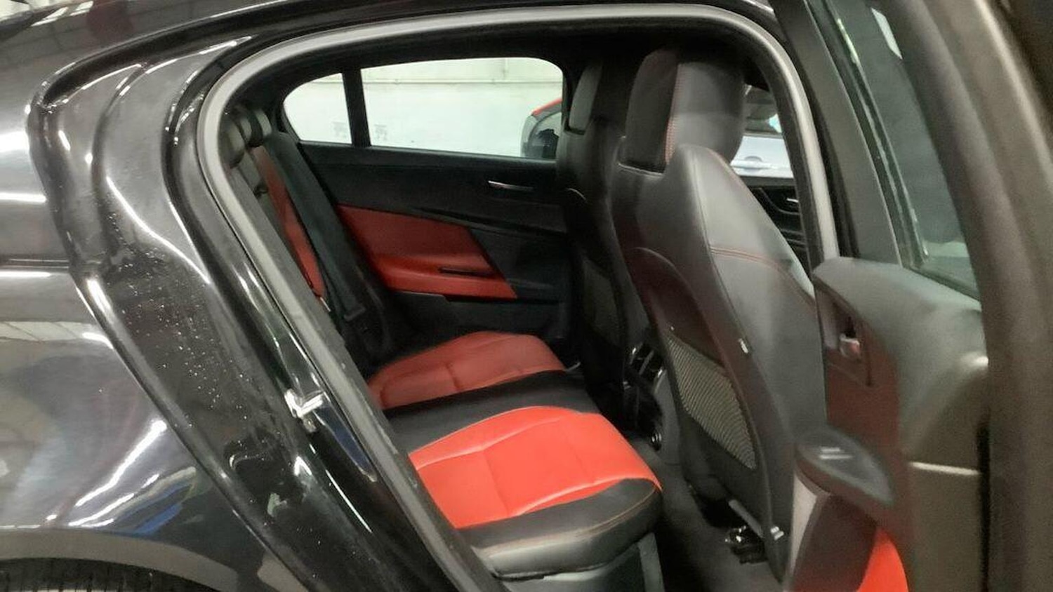 Used Jaguar XE 2015 for sale - 77707176: Photo 7