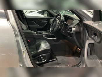 Used Jaguar F-Pace 2016 for sale - 79284052: Photo