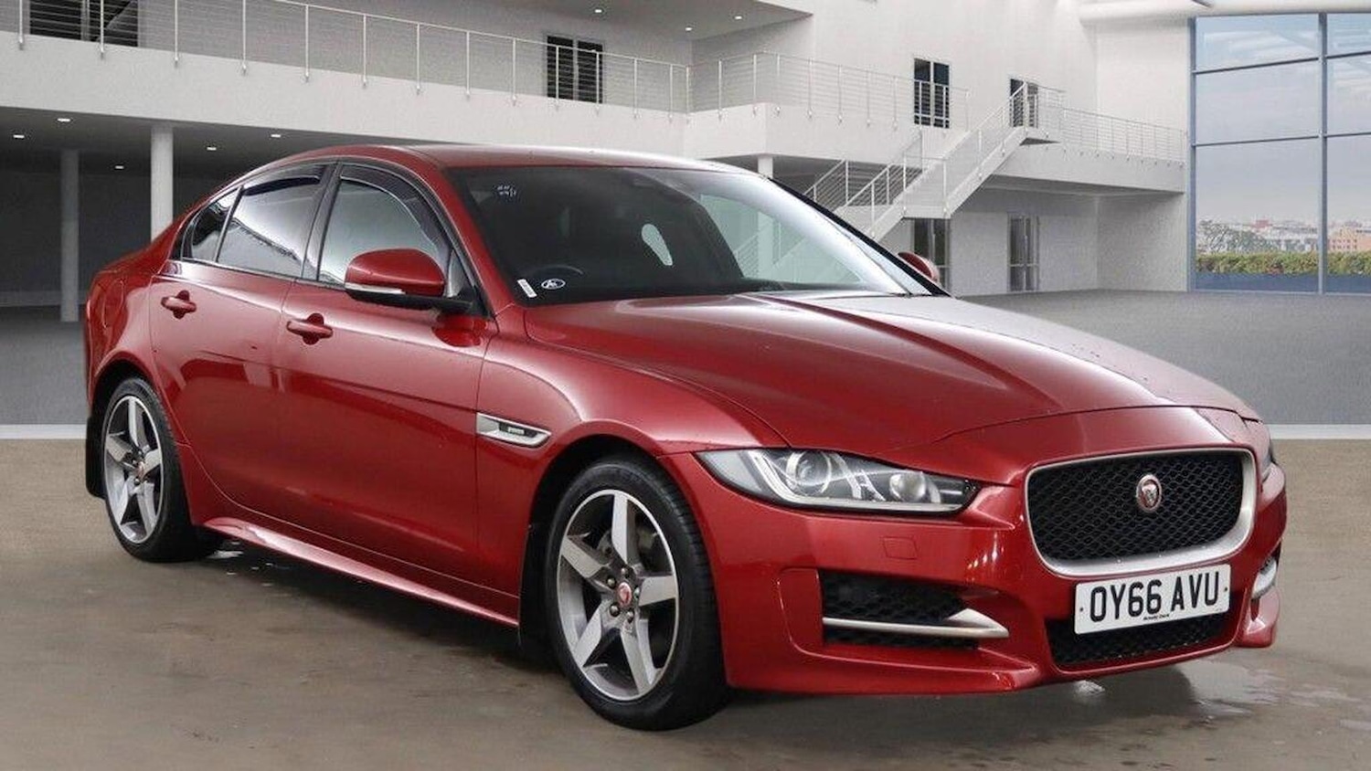 Used Jaguar XE 2016 for sale - 77555108: Photo 1