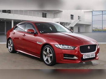 Used Jaguar XE 2016 for sale - 77555108: Photo