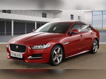 Used Jaguar XE 2016 for sale - 77555108: Photo