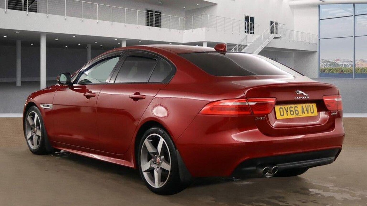 Used Jaguar XE 2016 for sale - 77555108: Photo 3