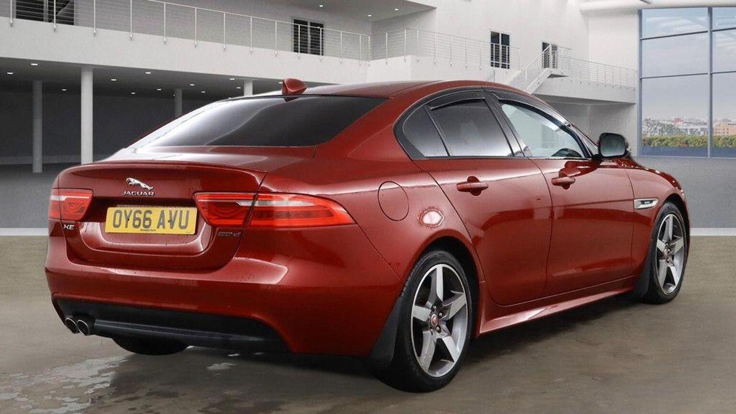 Used Jaguar XE 2016 for sale - 77555108: Photo 4