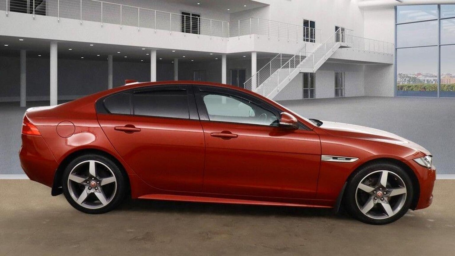 Used Jaguar XE 2016 for sale - 77555108: Photo 5
