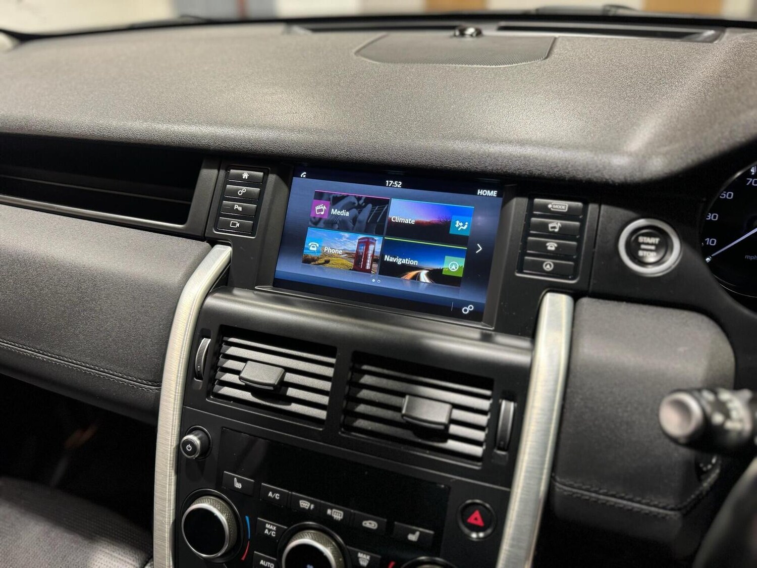 Used Land Rover Discovery Sport 2015 for sale - 77336758: Photo 11