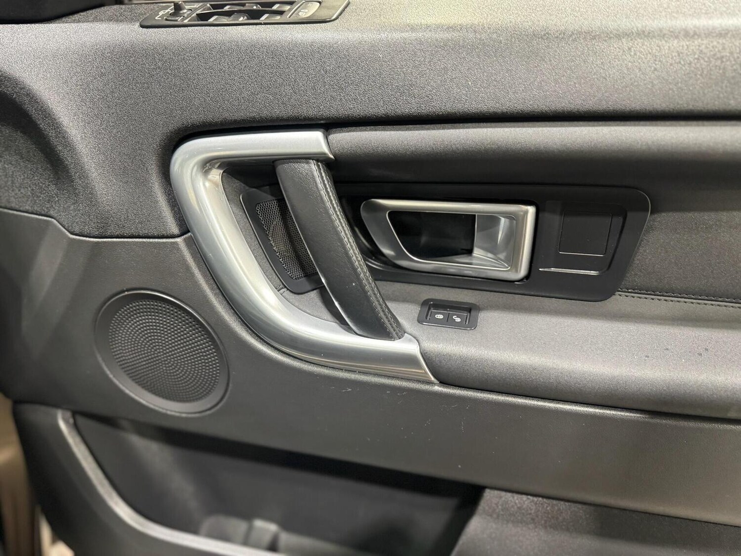 Used Land Rover Discovery Sport 2015 for sale - 77336758: Photo 16