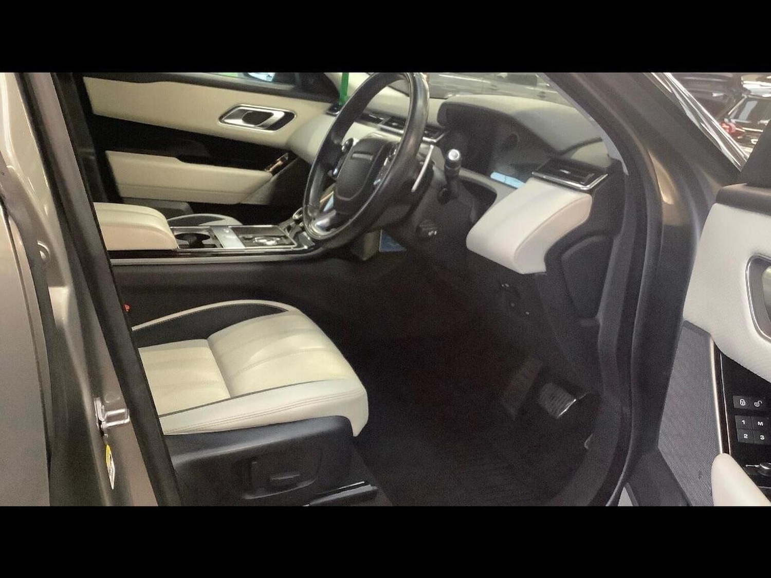 Used Land Rover Range Rover Velar 2017 for sale - 77638641: Photo 6