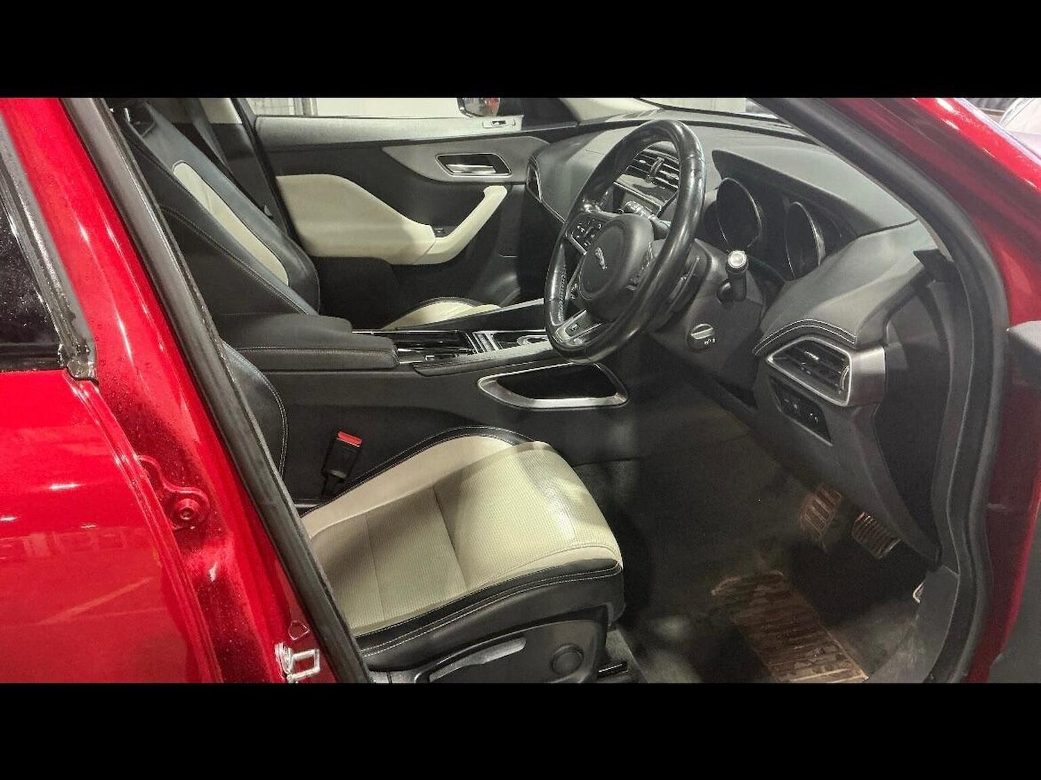 Used Jaguar F-Pace 2016 for sale - 77735750: Photo 4