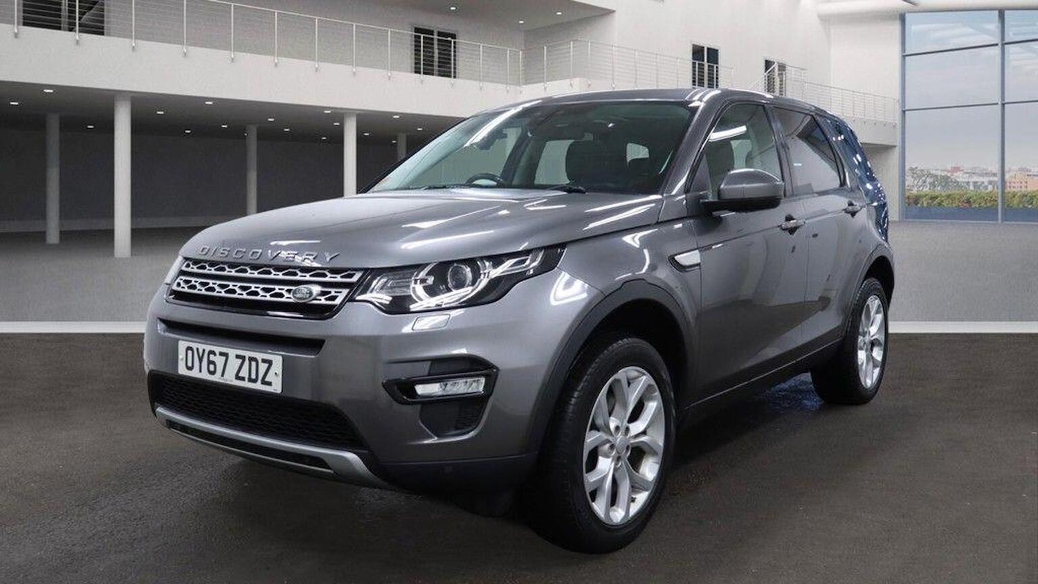 Used Land Rover Discovery Sport 2017 for sale - 77314050: Photo 2