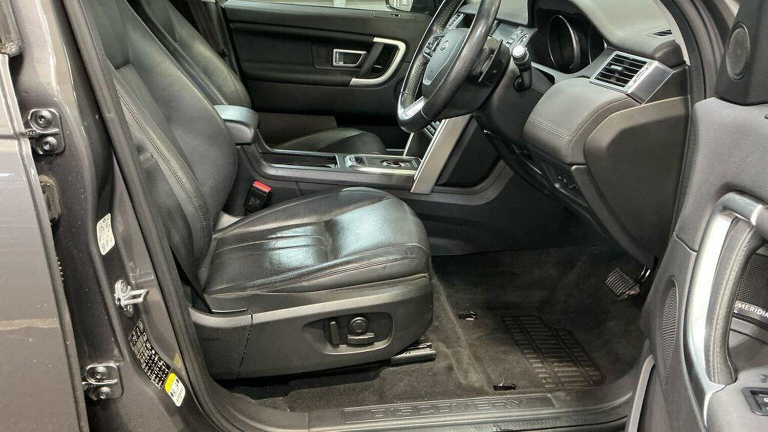 Used Land Rover Discovery Sport 2017 for sale - 77314050: Photo 6