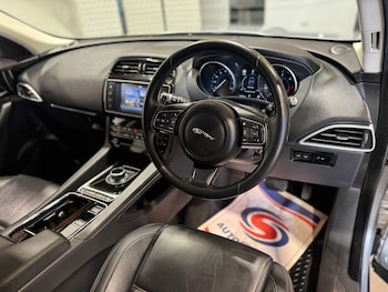 Used Jaguar F-Pace 2017 for sale - 79284038: Photo