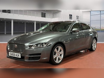 Used Jaguar XE 2018 for sale - 77395259: Photo