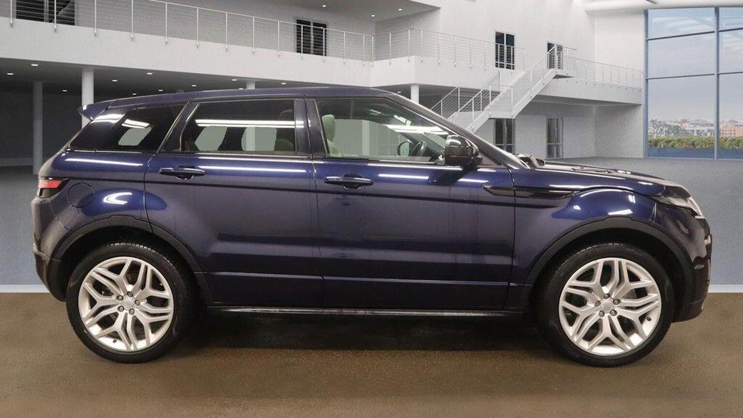 Used Land Rover Range Rover Evoque 2015 for sale - 77303678: Photo 5