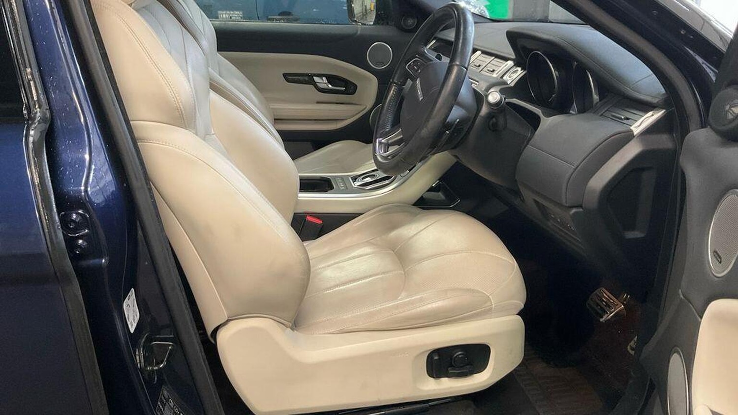 Used Land Rover Range Rover Evoque 2015 for sale - 77303678: Photo 6