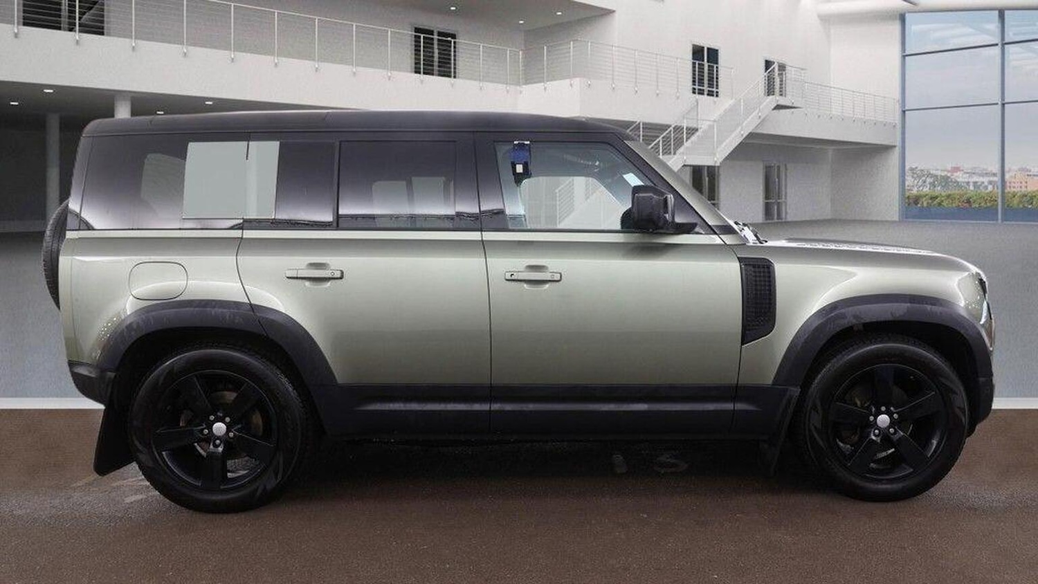 Used Land Rover Defender 110 2020 for sale - 77303671: Photo 5