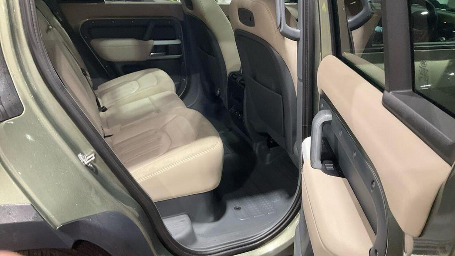 Used Land Rover Defender 110 2020 for sale - 77303671: Photo 7