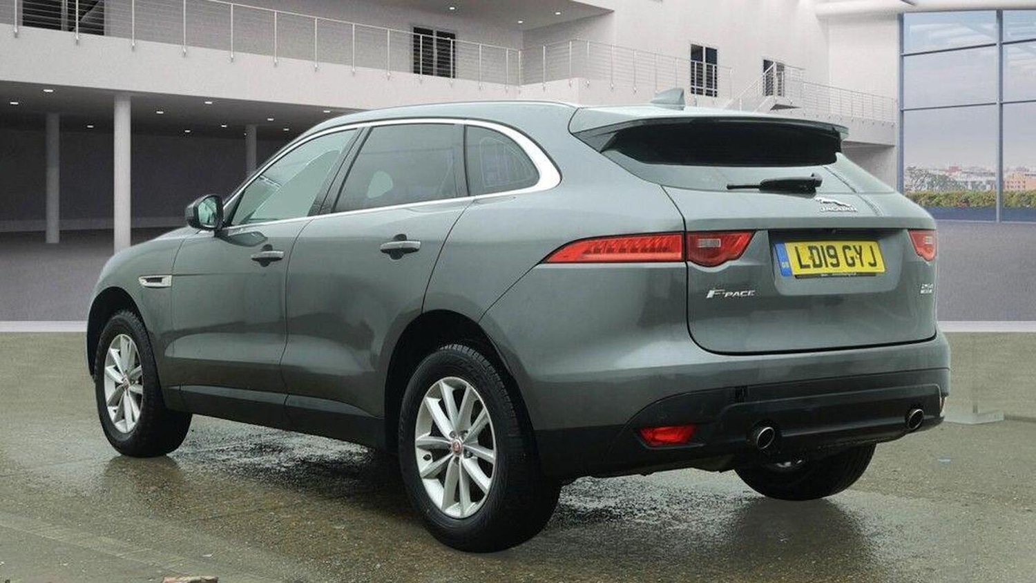 Used Jaguar F-Pace 2019 for sale - 77629061: Photo 3