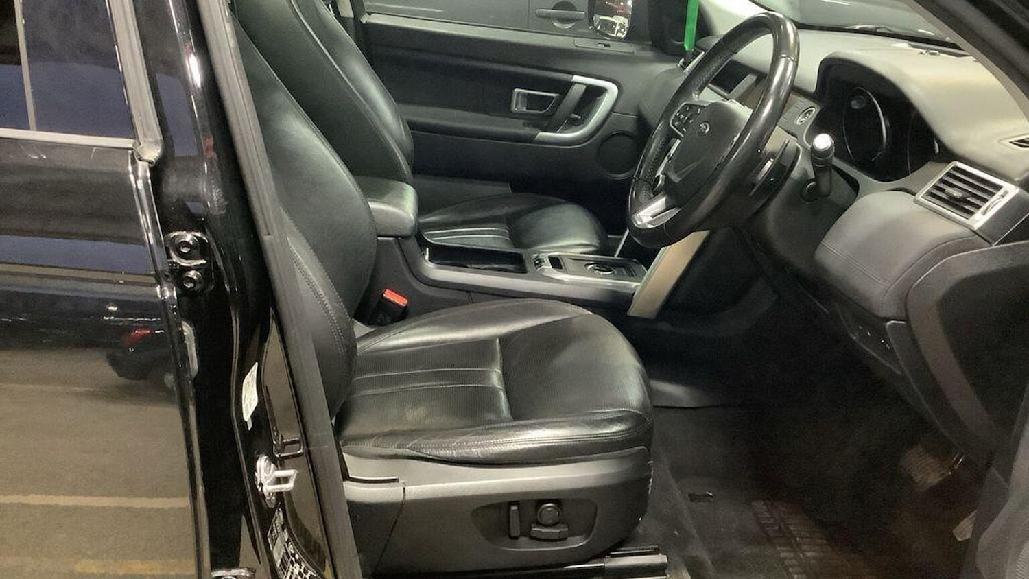 Used Land Rover Discovery Sport 2018 for sale - 77535954: Photo 8