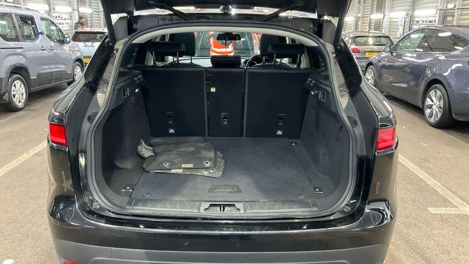 Used Jaguar F-Pace 2016 for sale - 77314000: Photo 10