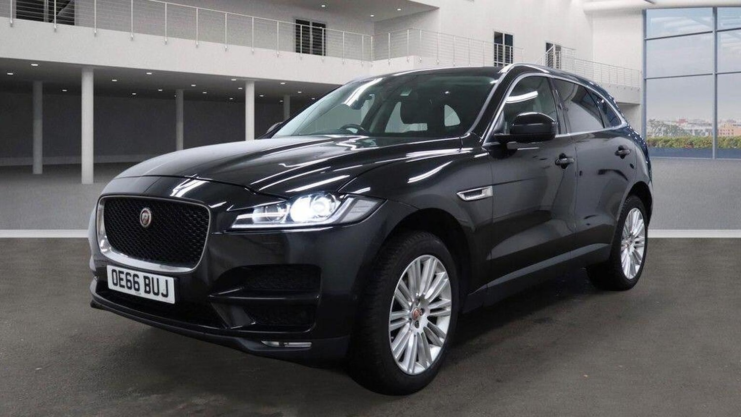 Used Jaguar F-Pace 2016 for sale - 77314000: Photo 2