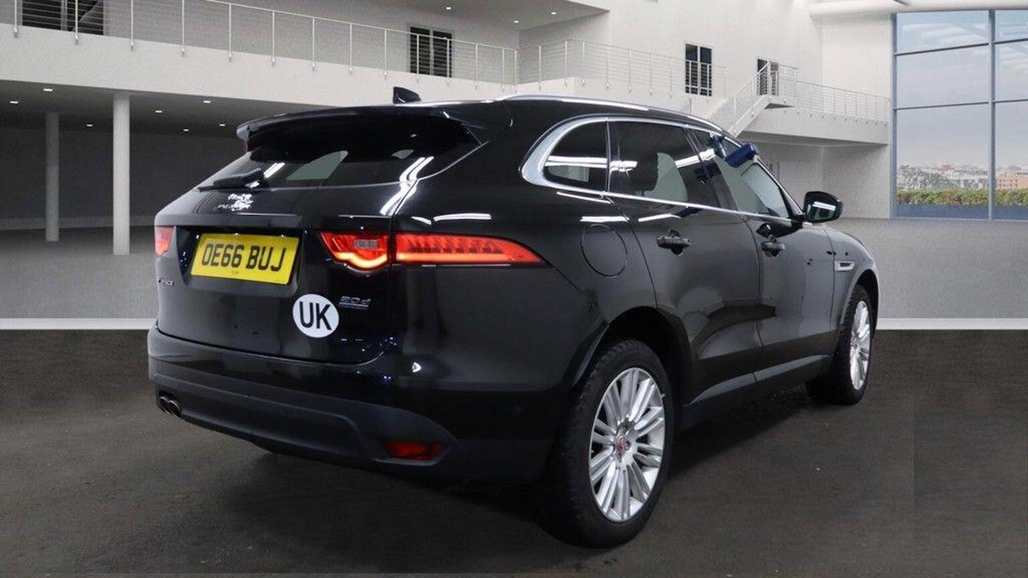 Used Jaguar F-Pace 2016 for sale - 77314000: Photo 4