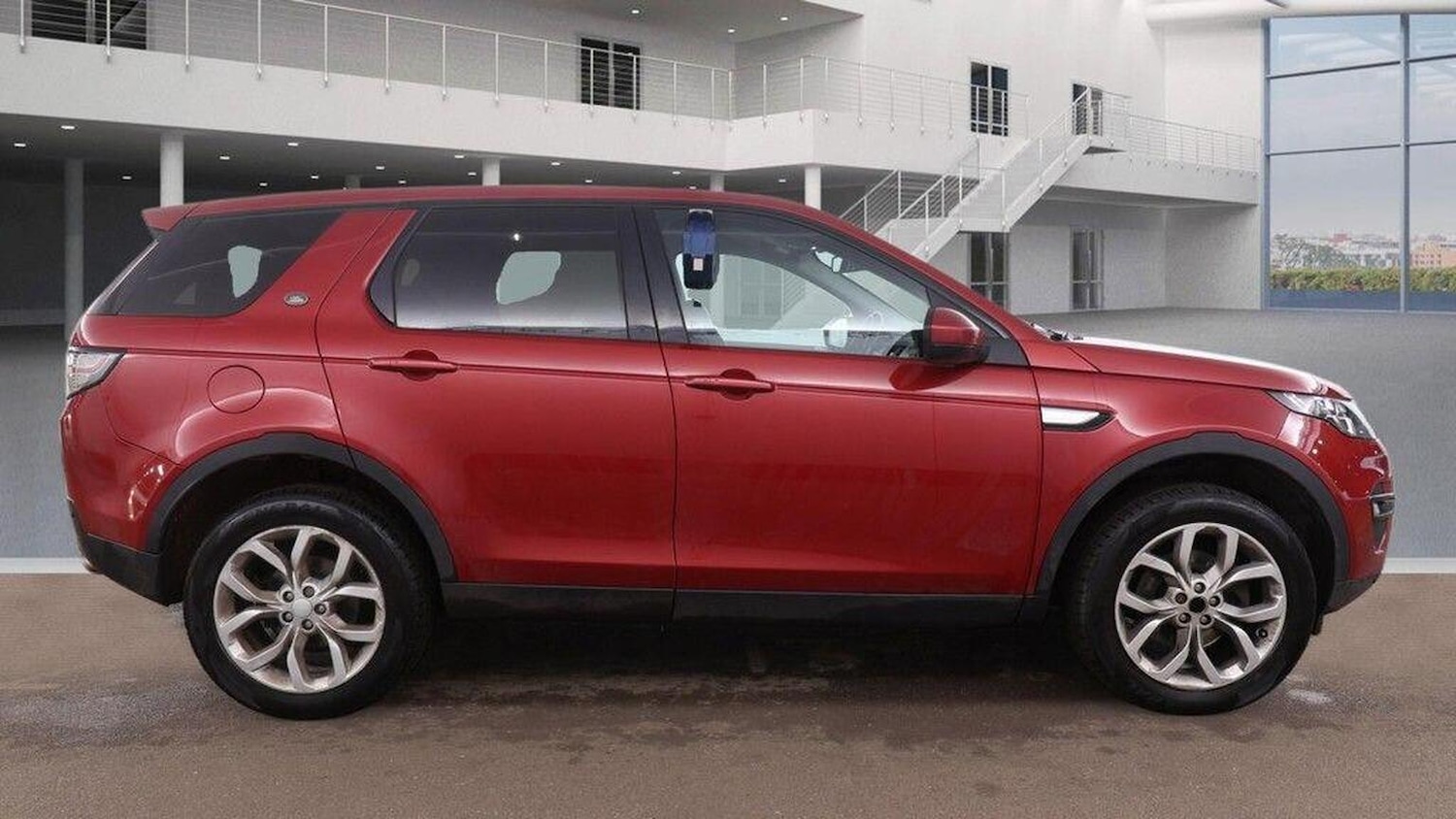 Used Land Rover Discovery Sport 2017 for sale - 77707270: Photo 5
