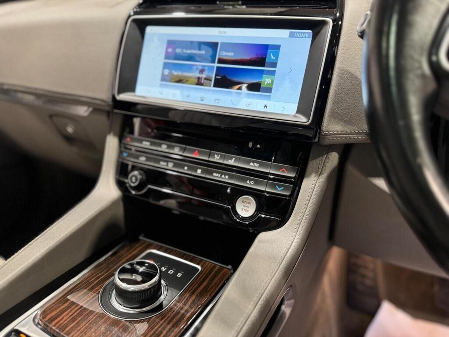 Used Jaguar F-Pace 2016 for sale - 77694322: Photo 17