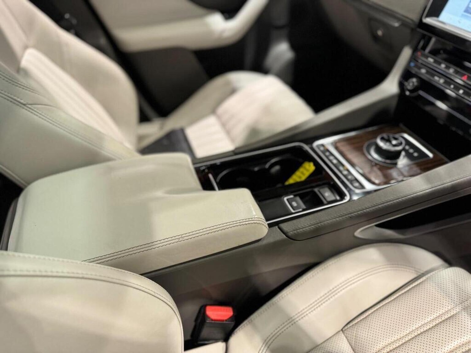 Used Jaguar F-Pace 2016 for sale - 77694322: Photo 18