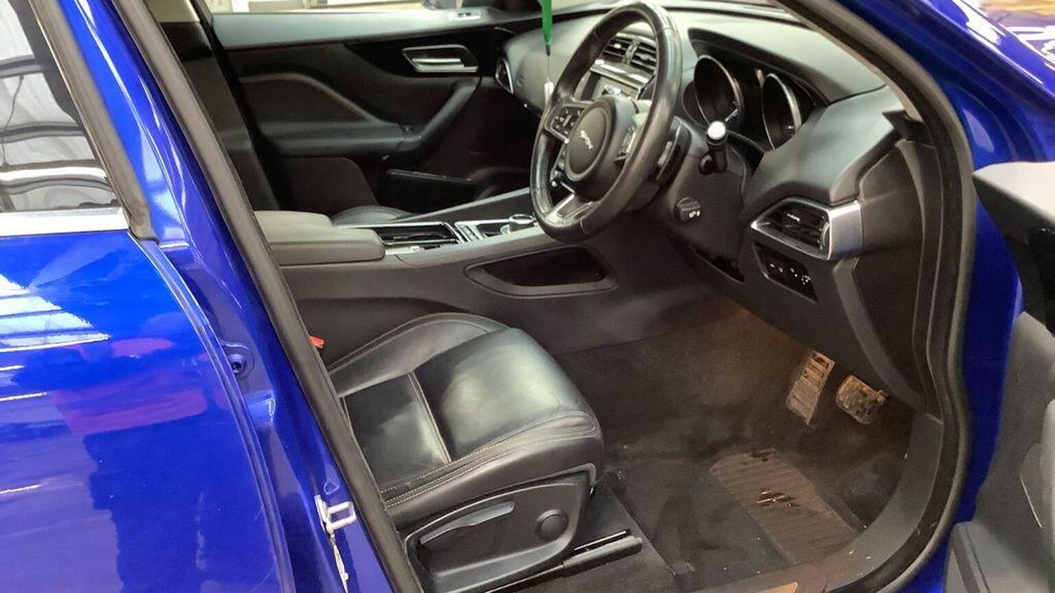 Used Jaguar F-Pace 2017 for sale - 77555111: Photo 7