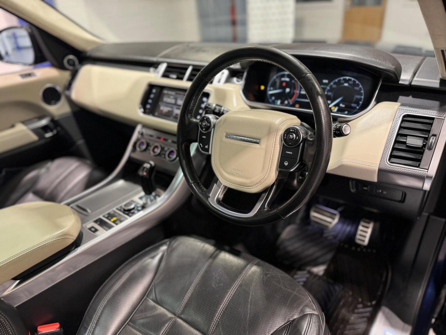 Used Land Rover Range Rover Sport 2015 for sale - 77336743: Photo 8