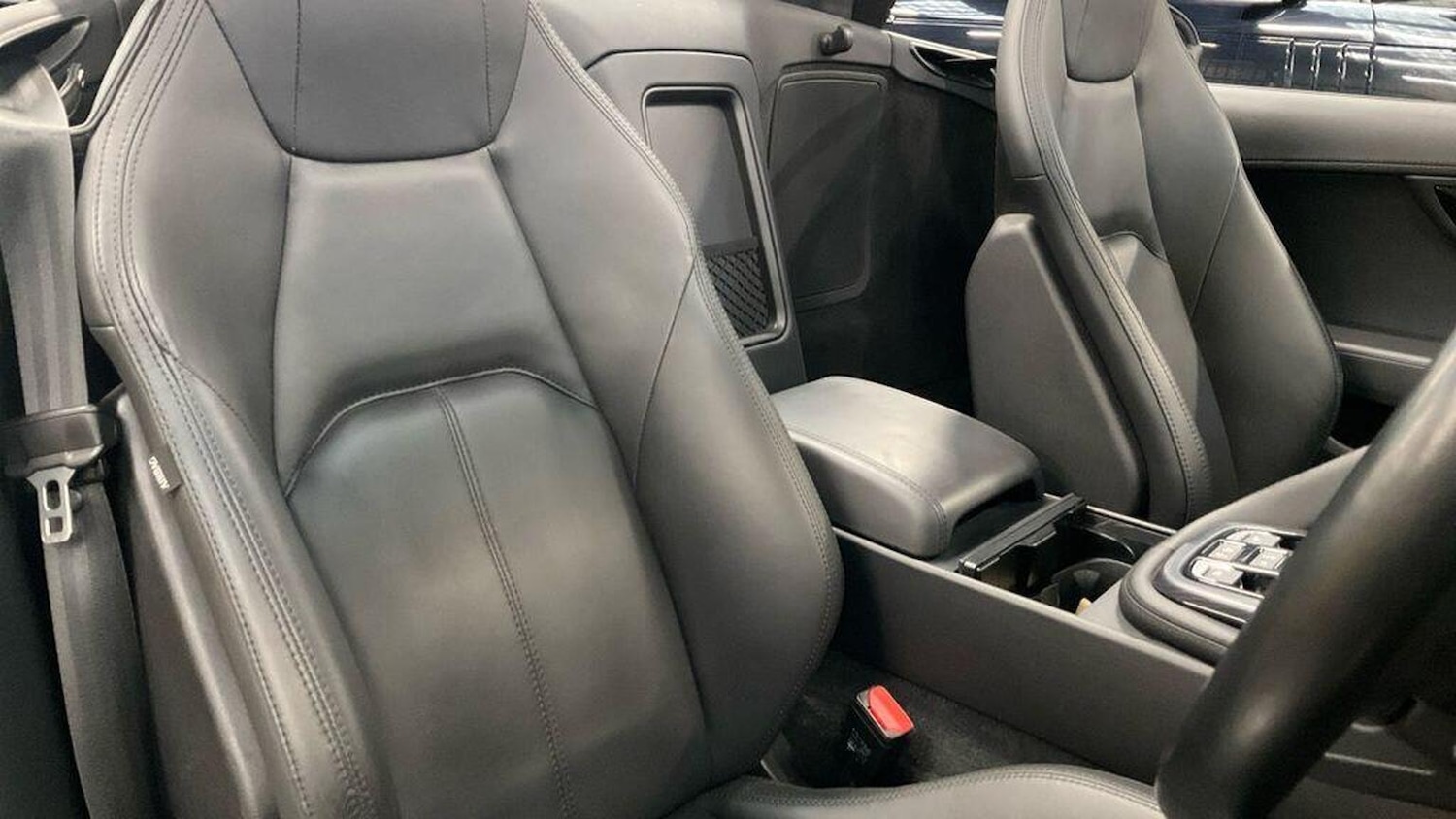 Used Jaguar F-Type 2019 for sale - 77668622: Photo 3