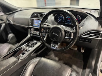 Used Jaguar F-Pace 2018 for sale - 79283993: Photo