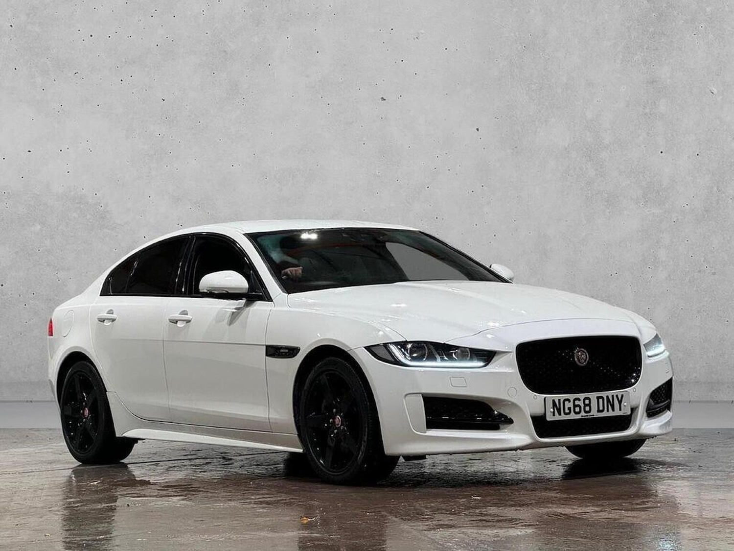 Used Jaguar XE 2019 for sale - 77590119: Photo 3