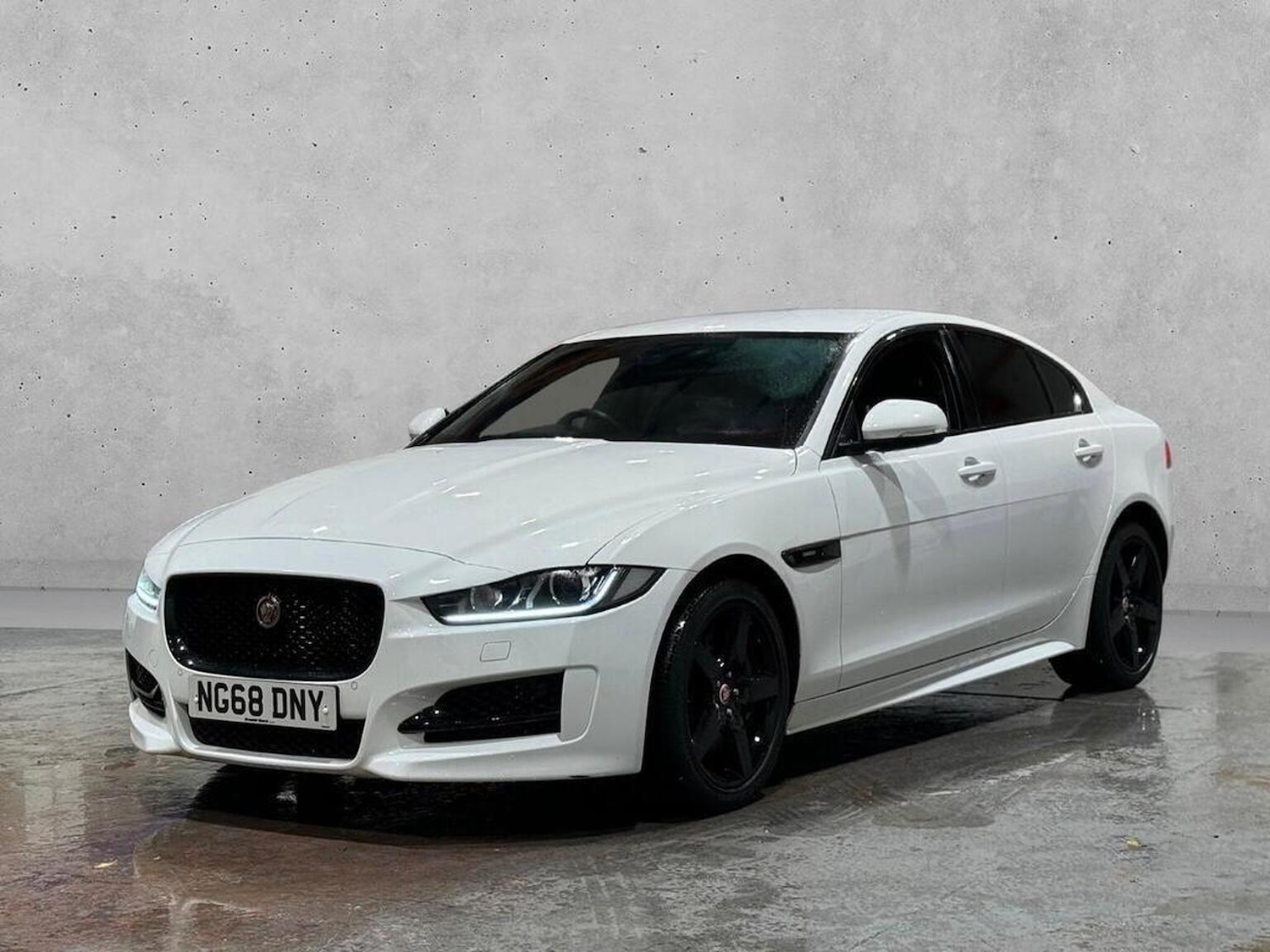 Used Jaguar XE 2019 for sale - 77590119: Photo 4