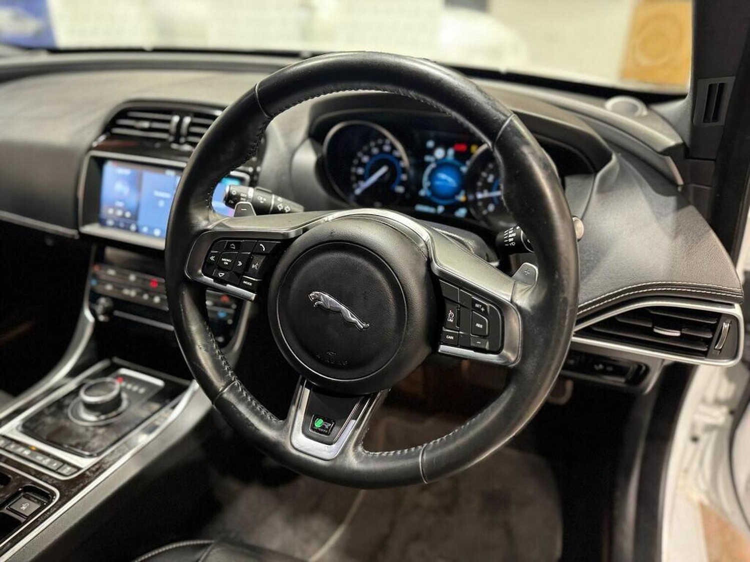 Used Jaguar XE 2019 for sale - 77590119: Photo 9