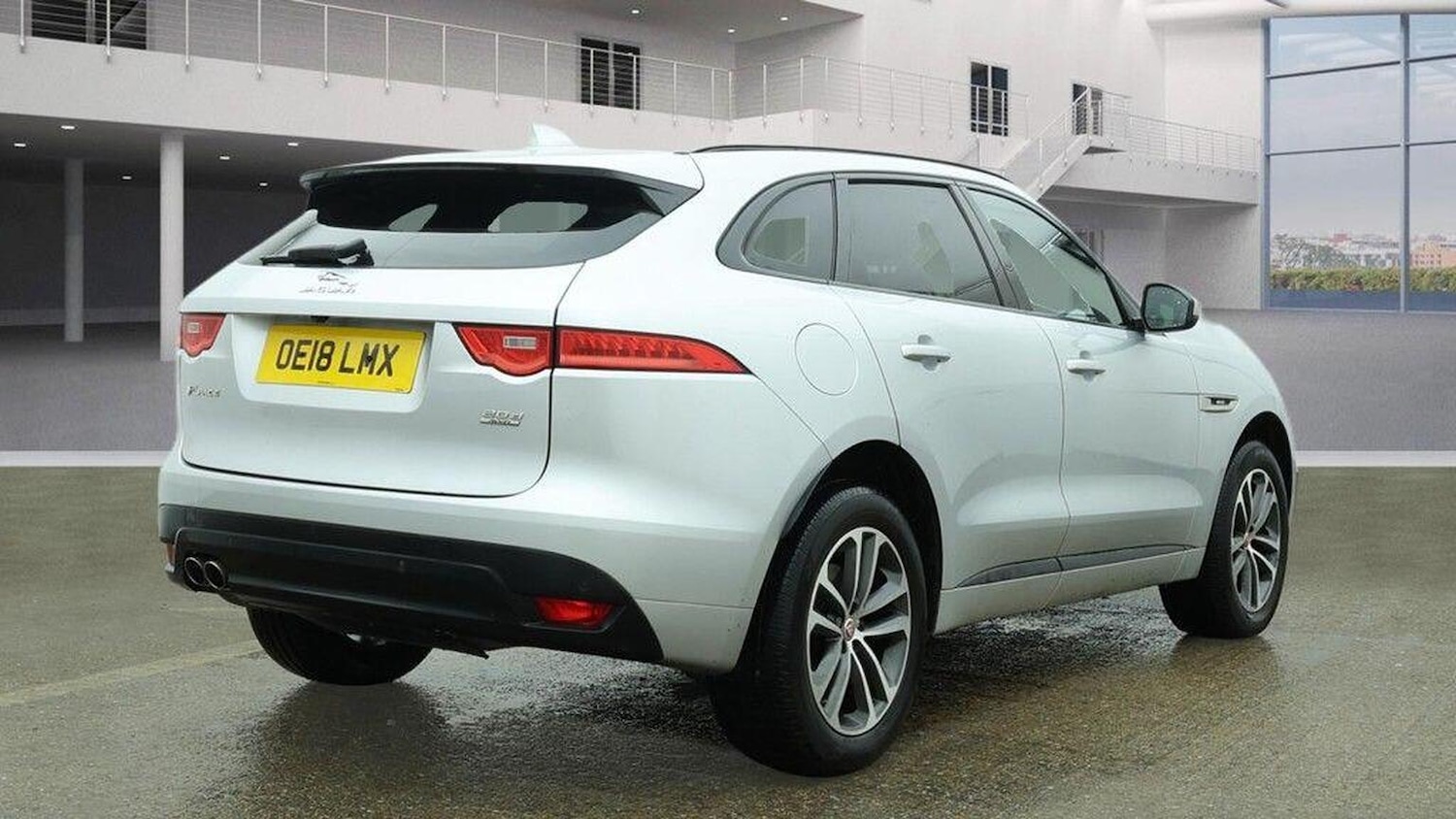 Used Jaguar F-Pace 2018 for sale - 77707159: Photo 4