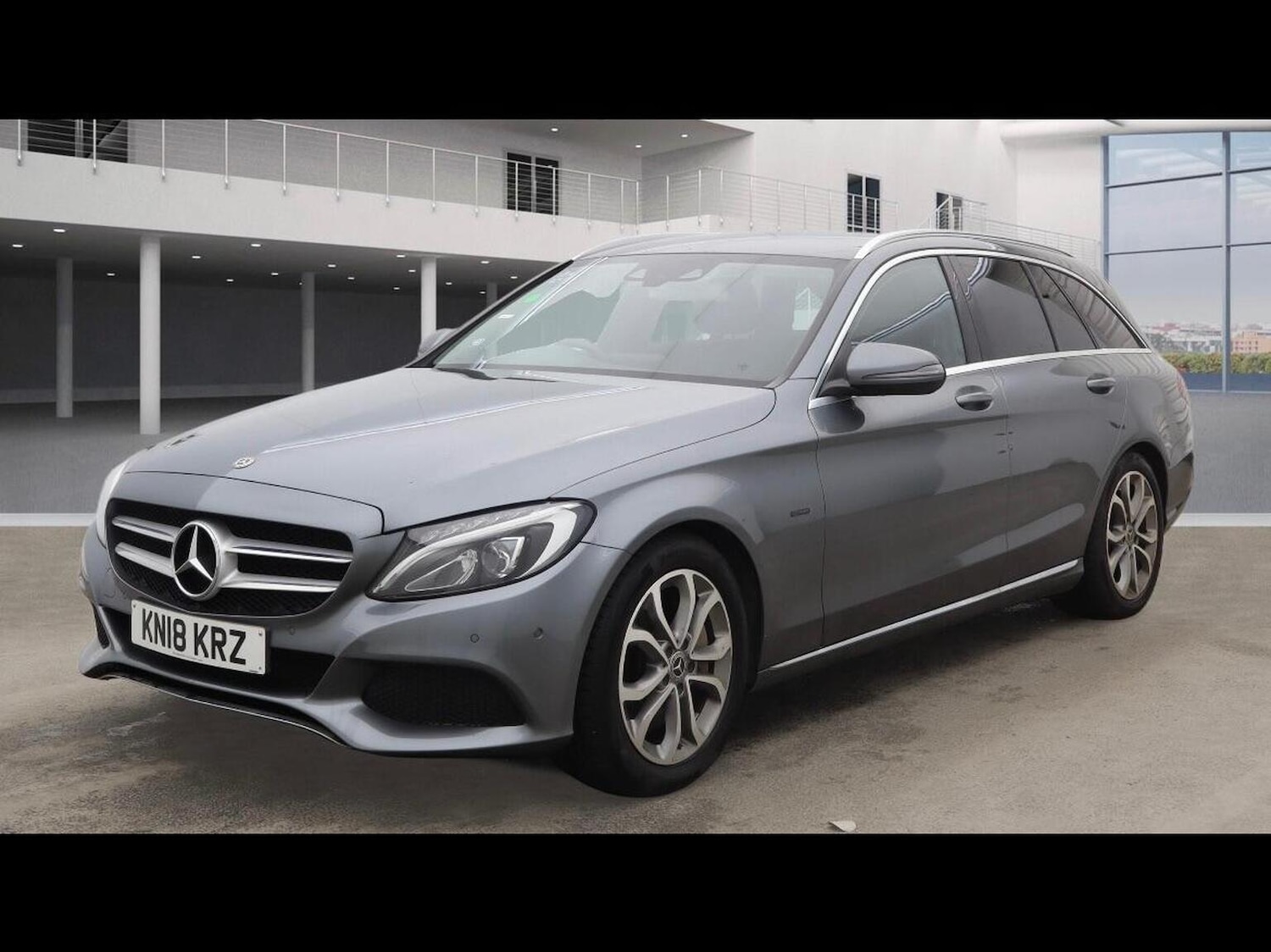 Used Mercedes-Benz C Class 2018 for sale - 77735754: Photo 2